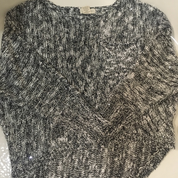 Sans Souci Sweaters - SANS SOUCI Sweater Shirt Black & White Med w/ seq